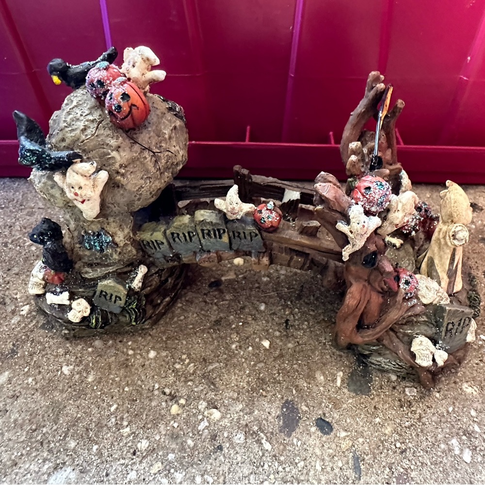 Halloween figurine